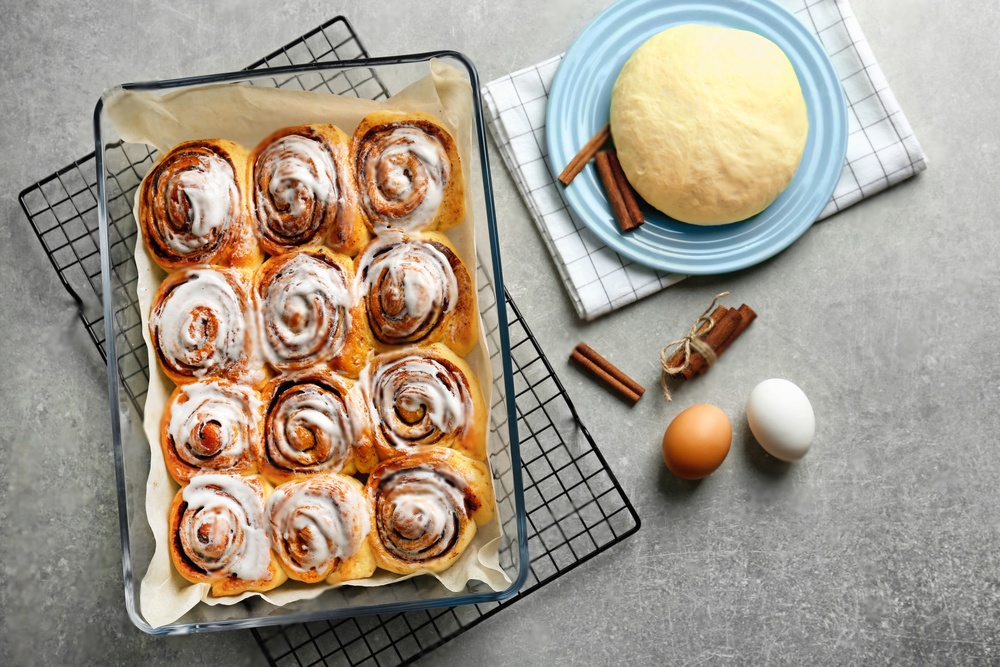 Cinnamon Roll Cake