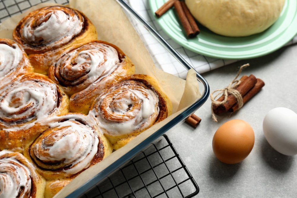 Cinnamon Roll Cake