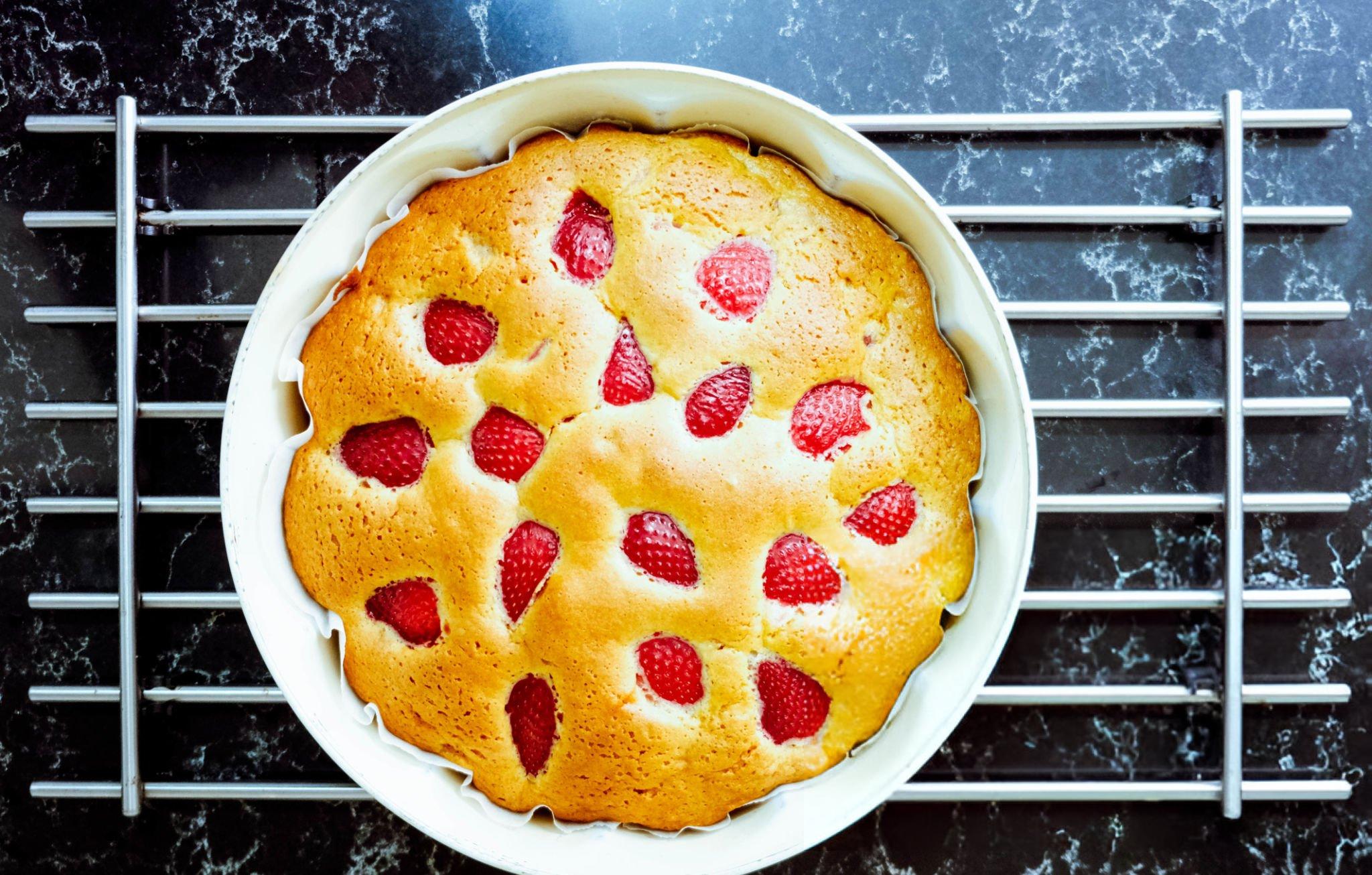 Fresh Strawberry Cake