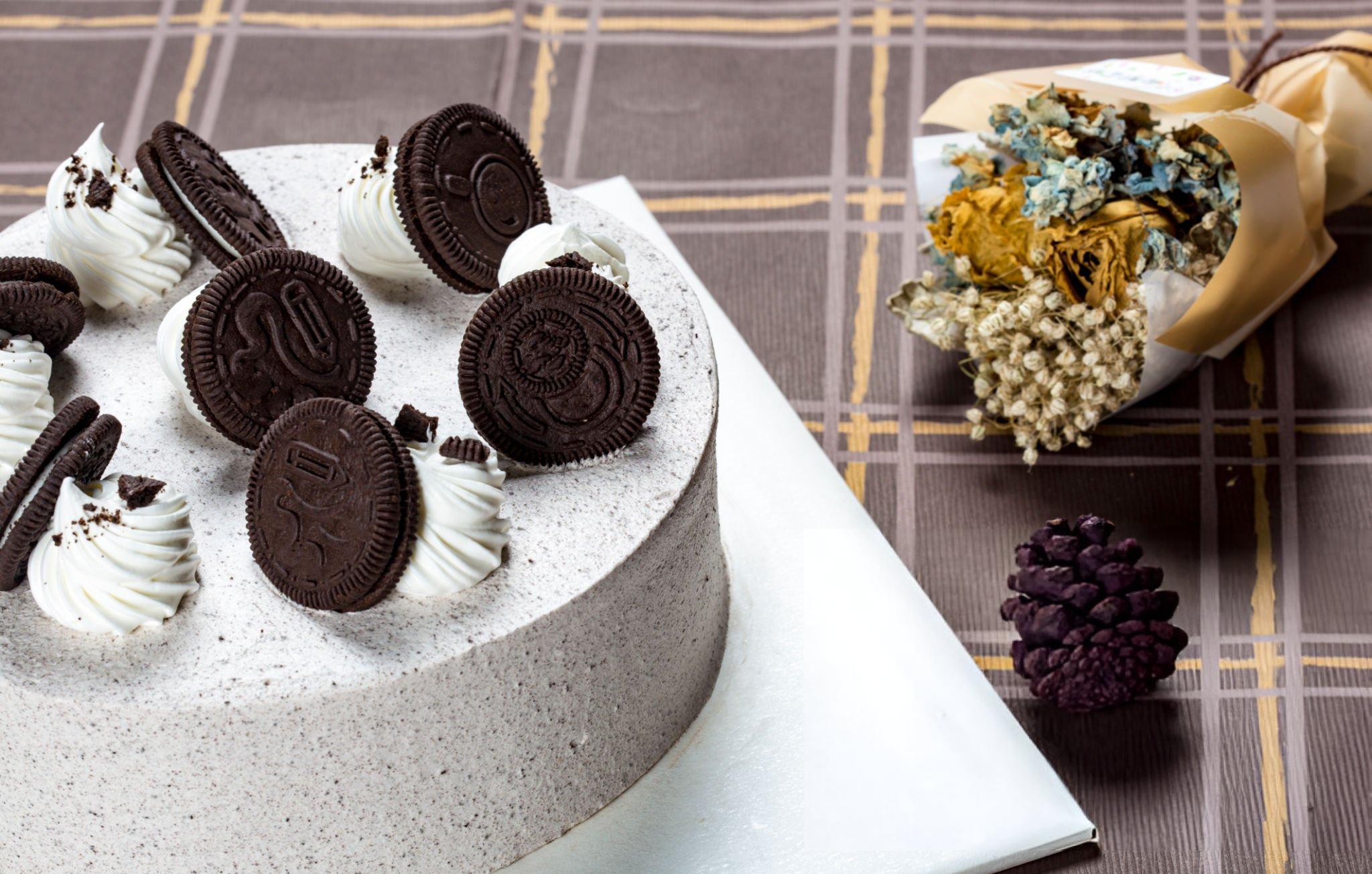 Oreo Cookie Cake