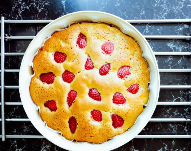 Fresh Strawberry Cake